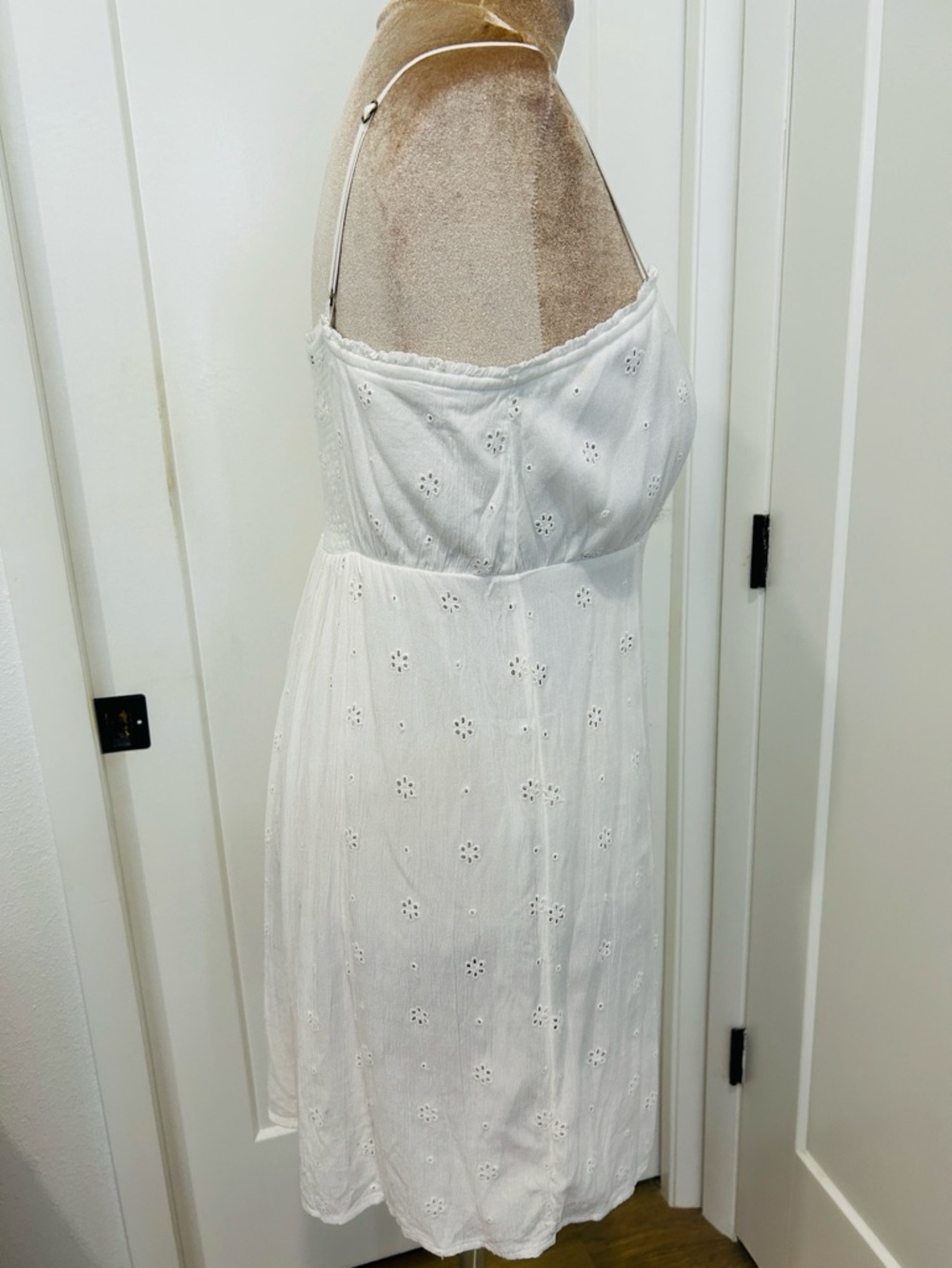 O’NEILL KALINE EYELET DRESS |Size Large - Picture 9 of 9